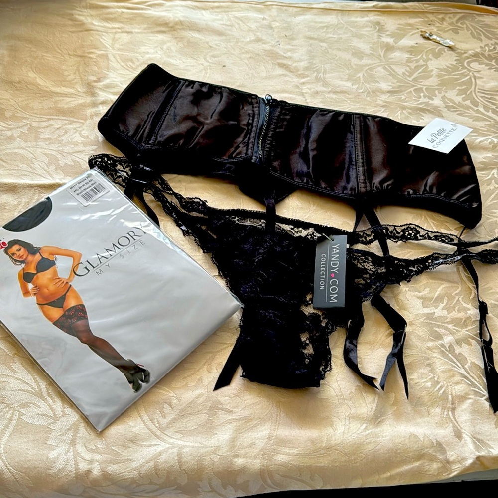 Garter belt , stockings and lace panty new in packages 1x2x